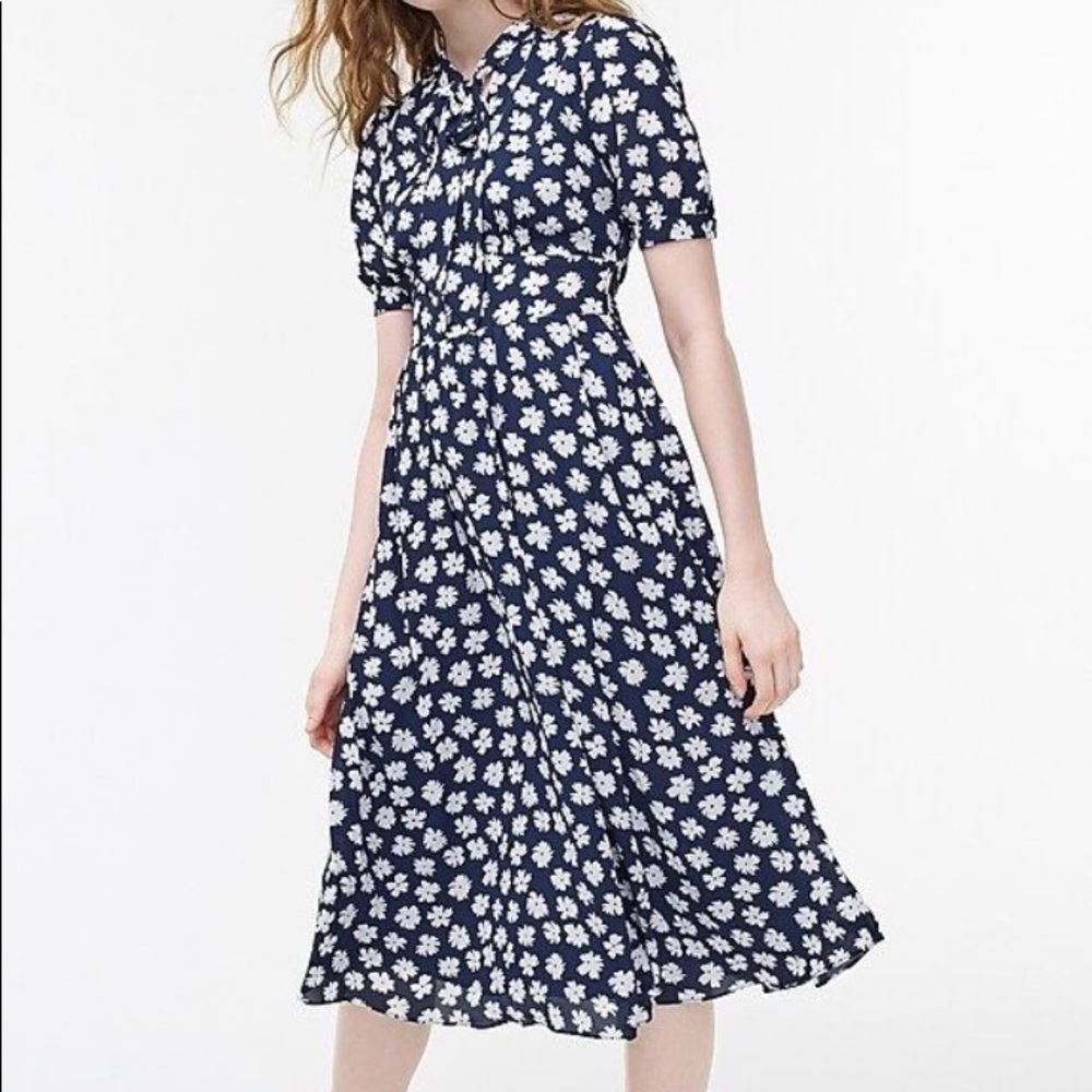J. Crew Short-sleeve tie-neck dress in scattered daisies - Picture 1 of 12